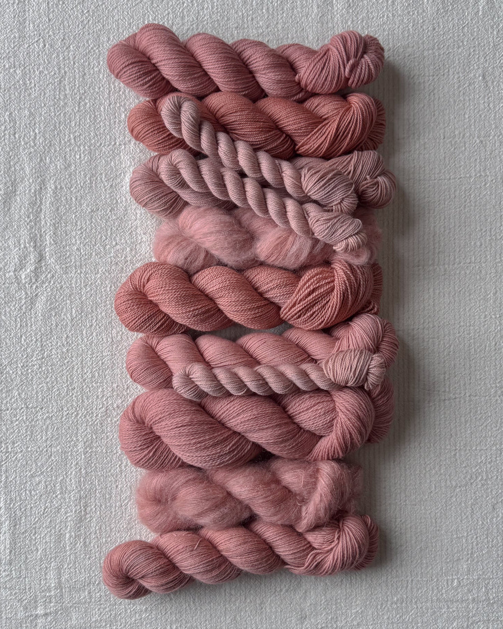 La Vie en Rose | BFL Fingering PRE-ORDER