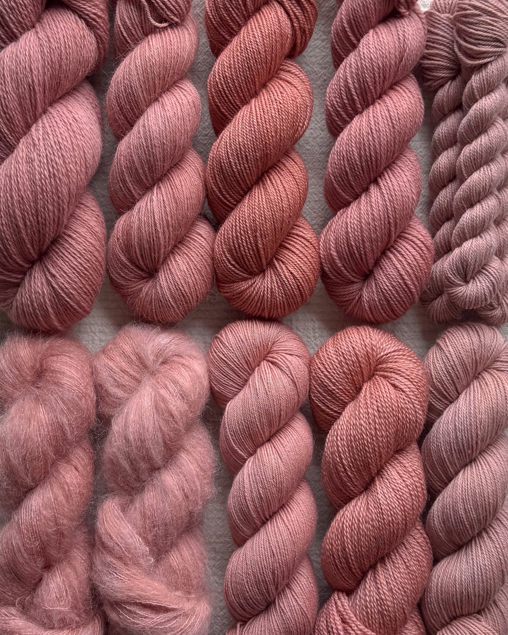 La Vie en Rose | BFL Fingering PRE-ORDER